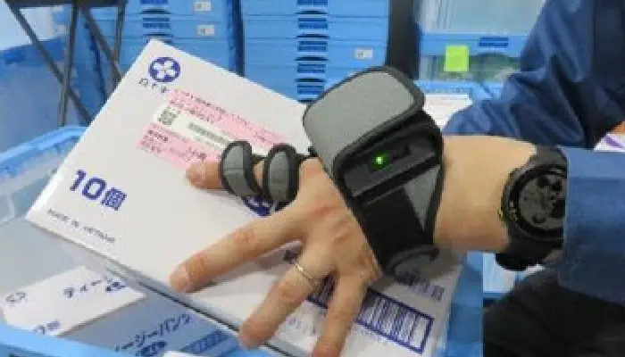 RecoHand being used during warehouse operations